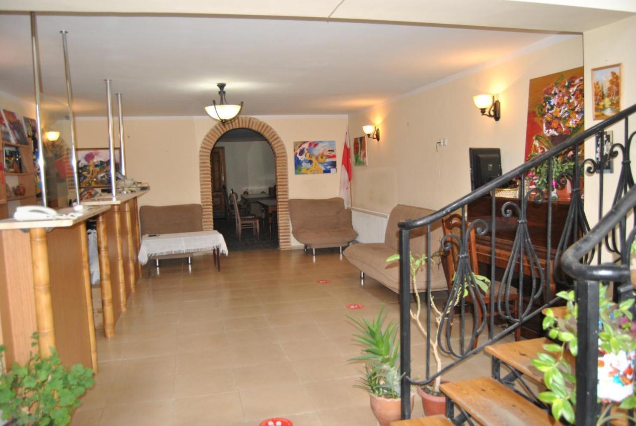 Galavnis Kari Hotel Сигнахи Екстериор снимка