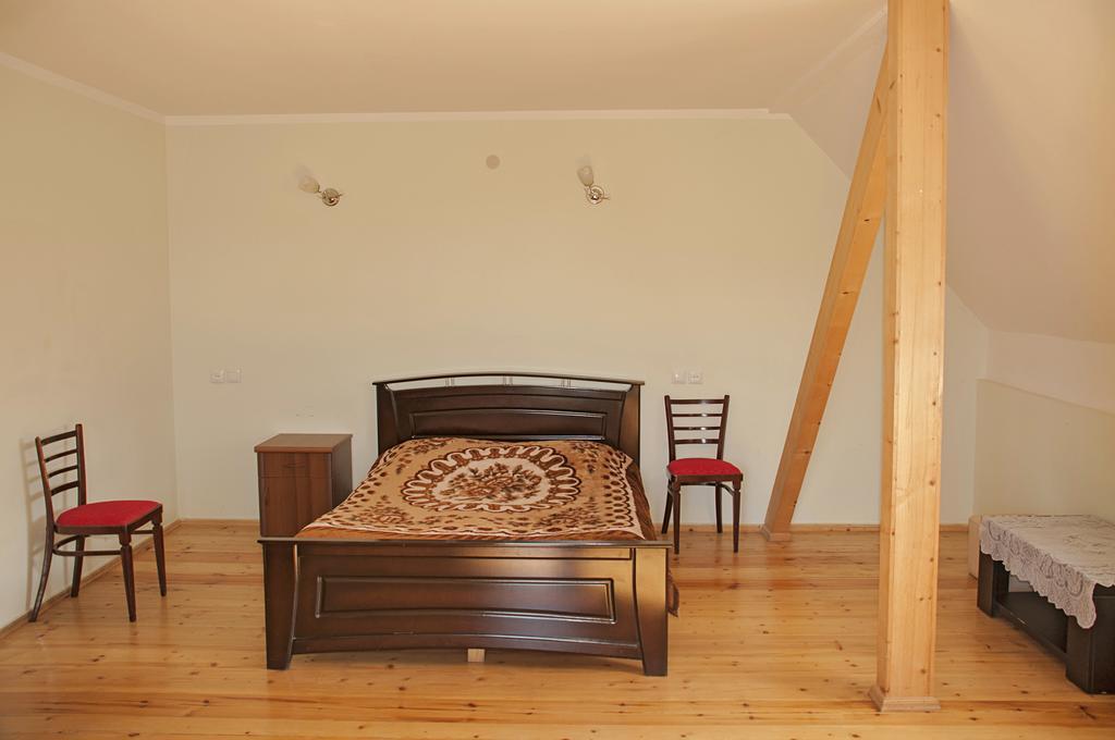 Galavnis Kari Hotel Сигнахи Екстериор снимка