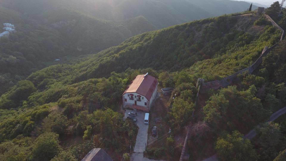 Galavnis Kari Hotel Сигнахи Екстериор снимка