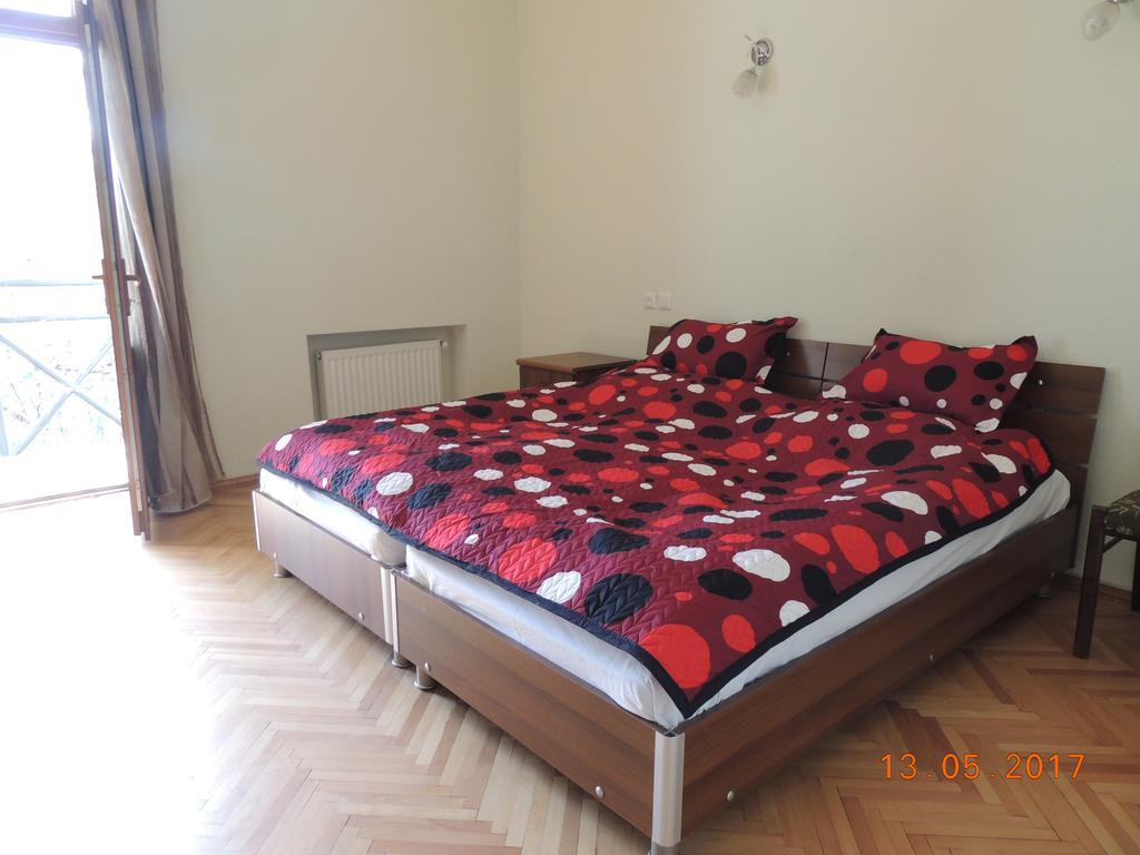 Galavnis Kari Hotel Сигнахи Екстериор снимка