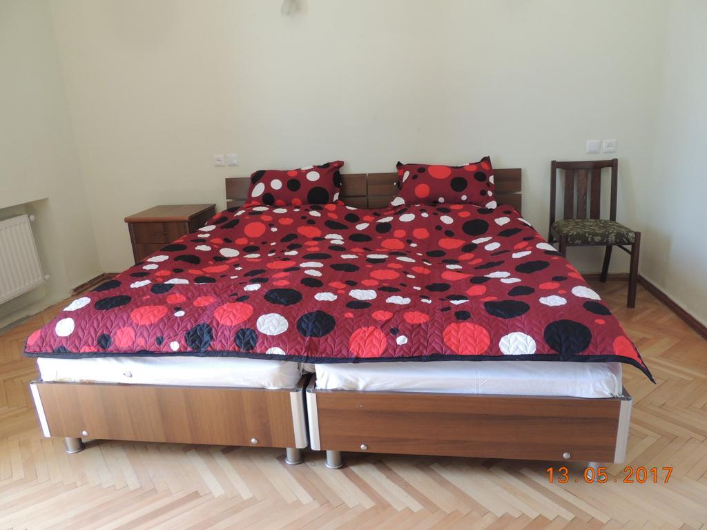 Galavnis Kari Hotel Сигнахи Екстериор снимка