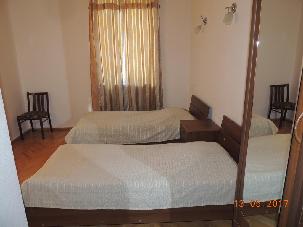 Galavnis Kari Hotel Сигнахи Екстериор снимка