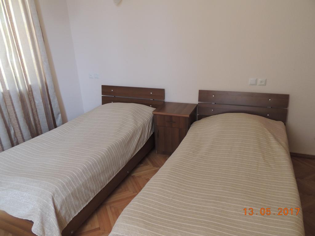 Galavnis Kari Hotel Сигнахи Екстериор снимка