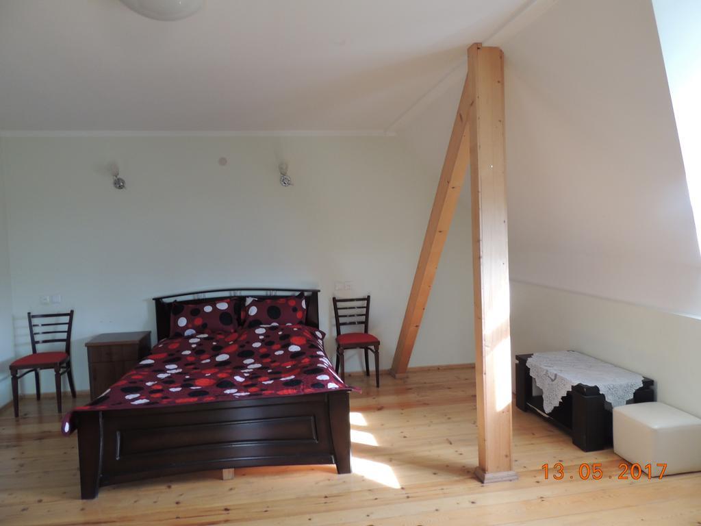 Galavnis Kari Hotel Сигнахи Екстериор снимка